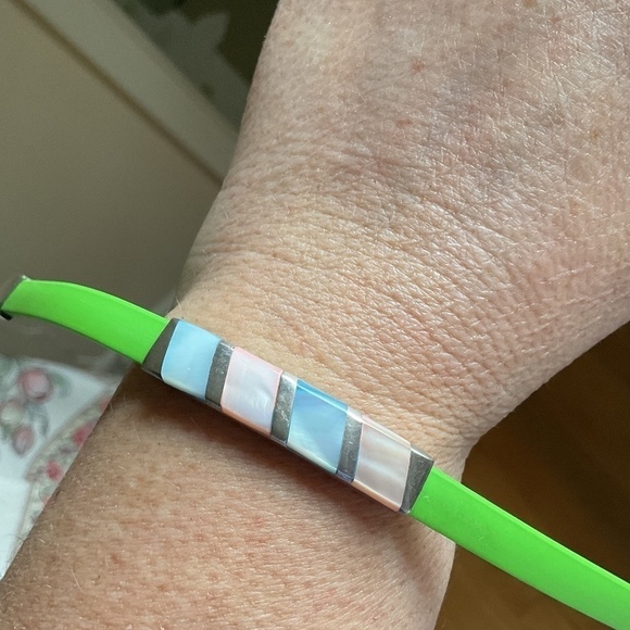 Sterling Silver 925 Mother Of Pearl Inlay Design silicone band unisex bracelet - Picture 9 of 11